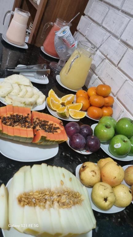 Comida na casa de hóspedes ou em algum lugar perto