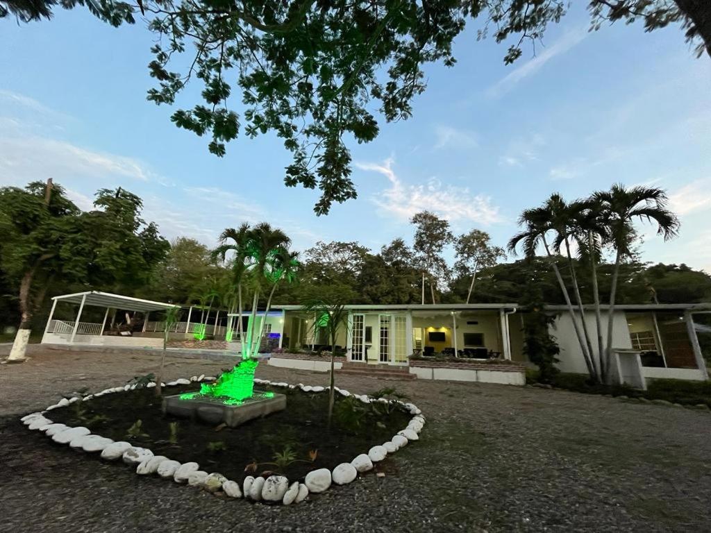 Zahrada ubytování Finca Nirvana.