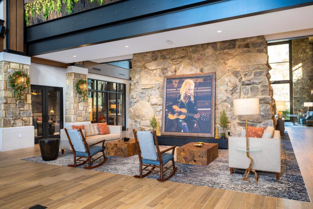 Dollywood's HeartSong Lodge & Resort photo