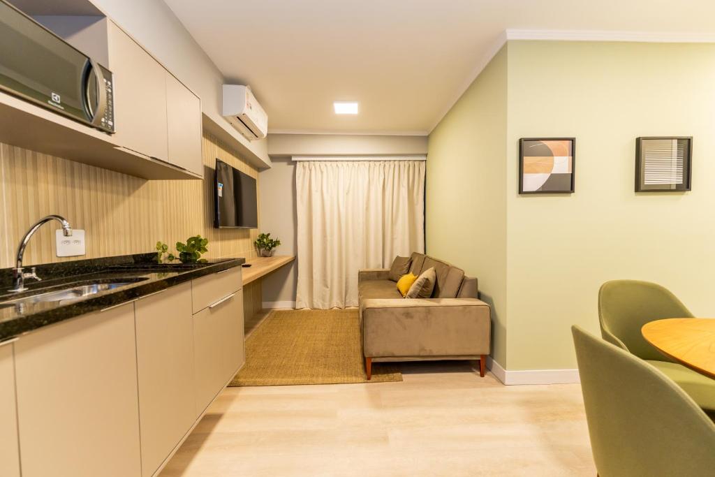 Kuchyň nebo kuchyňský kout v ubytování Apartamentos Studio Allure Moema - Com café da manhã opcional, Recepção e Valet 24 horas