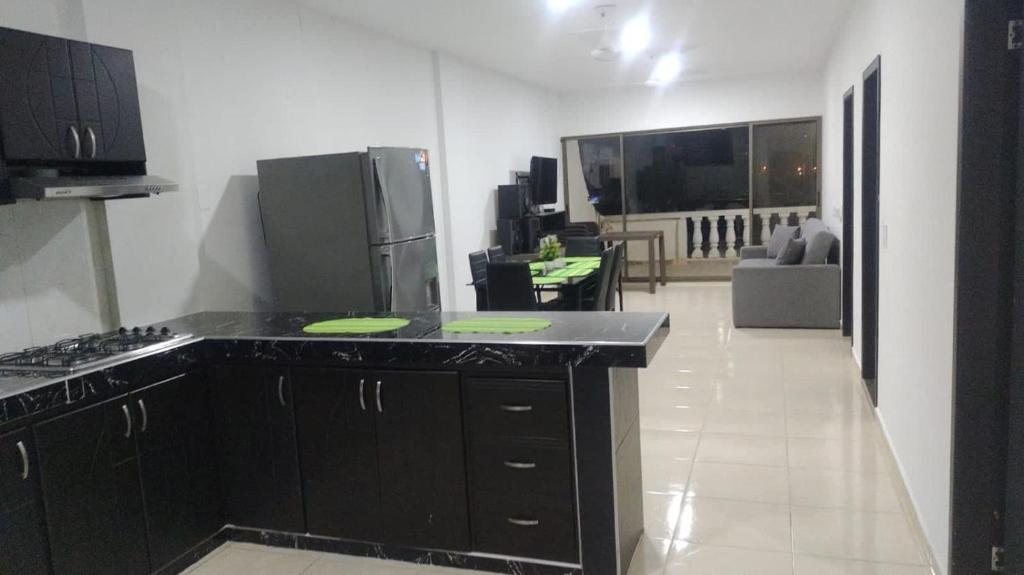 Kuchyň nebo kuchyňský kout v ubytování lujoso apartamento