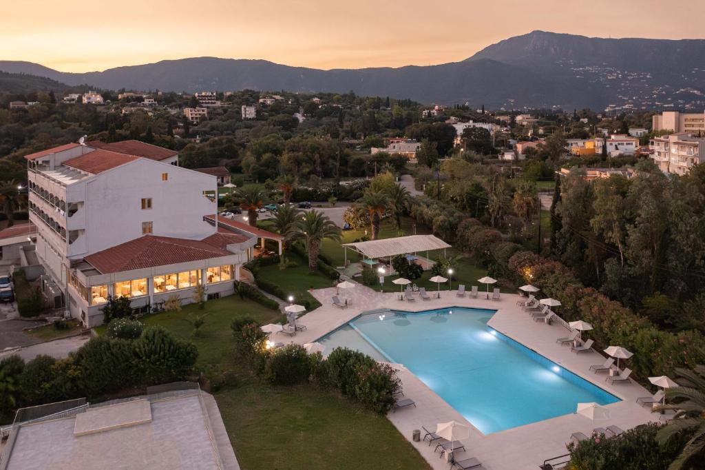 Bazén v ubytování Nafsika Hotel - Adults Only nebo v jeho okolí