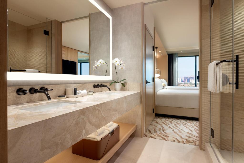 Ein Badezimmer in der Unterkunft Durango Casino &amp; Resort