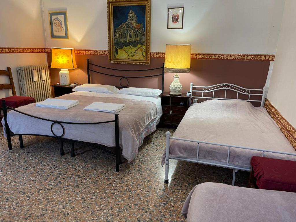 Princess Guest House Canal View - 