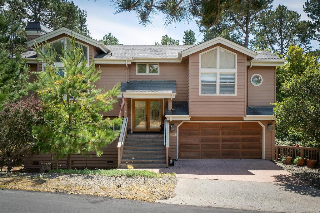 1965 Benson, Cambria (updated prices 2024)