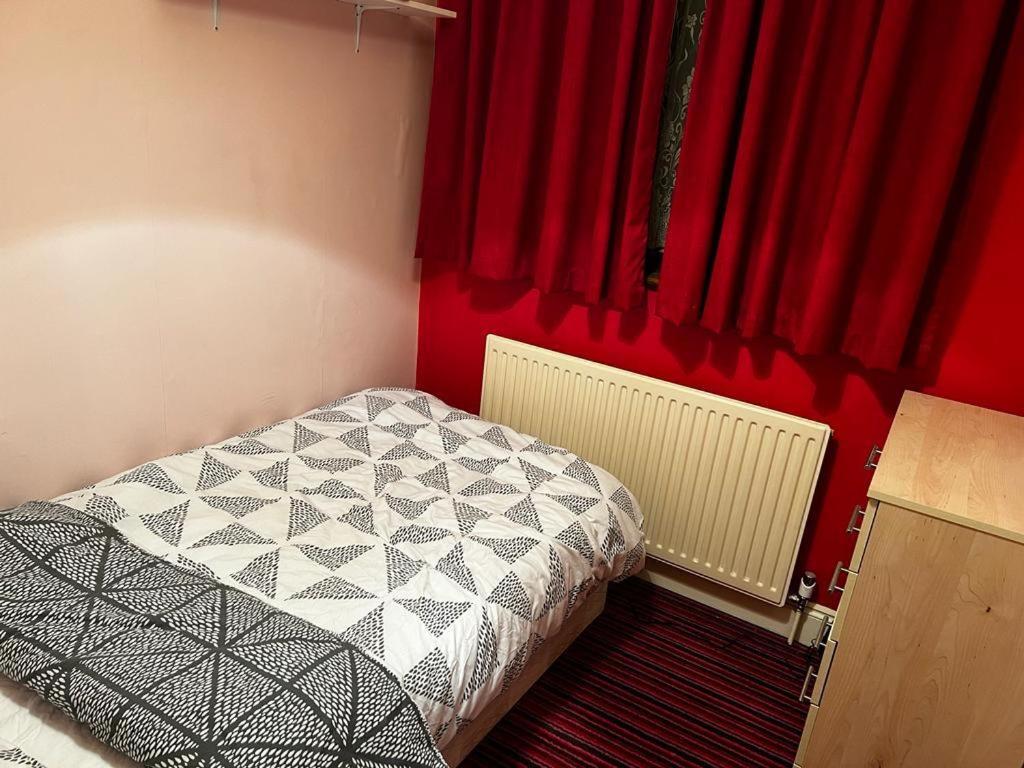 House Not Bookable, Havering (updated prices 2024)