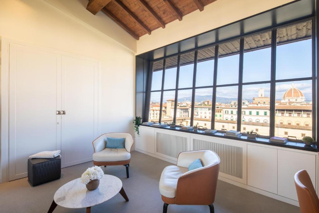 Ponte Vecchio Luxury Apartment - Apartments for Rent in Florence, Toscana,  Italy - Airbnb