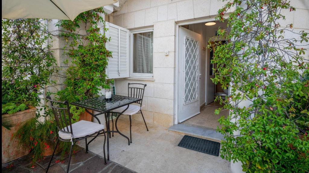 Ogród w obiekcie Family friendly apartments with a swimming pool Lovran, Opatija - 14178