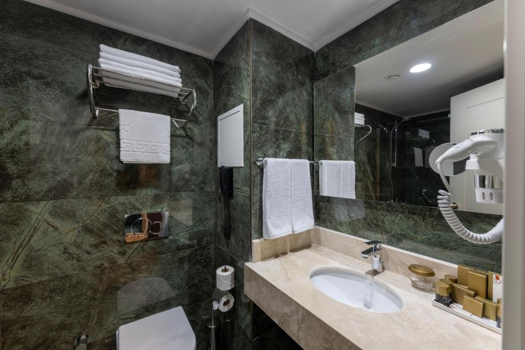 Koupelna v ubytování Four Points Flex by Sheraton Antalya Lara