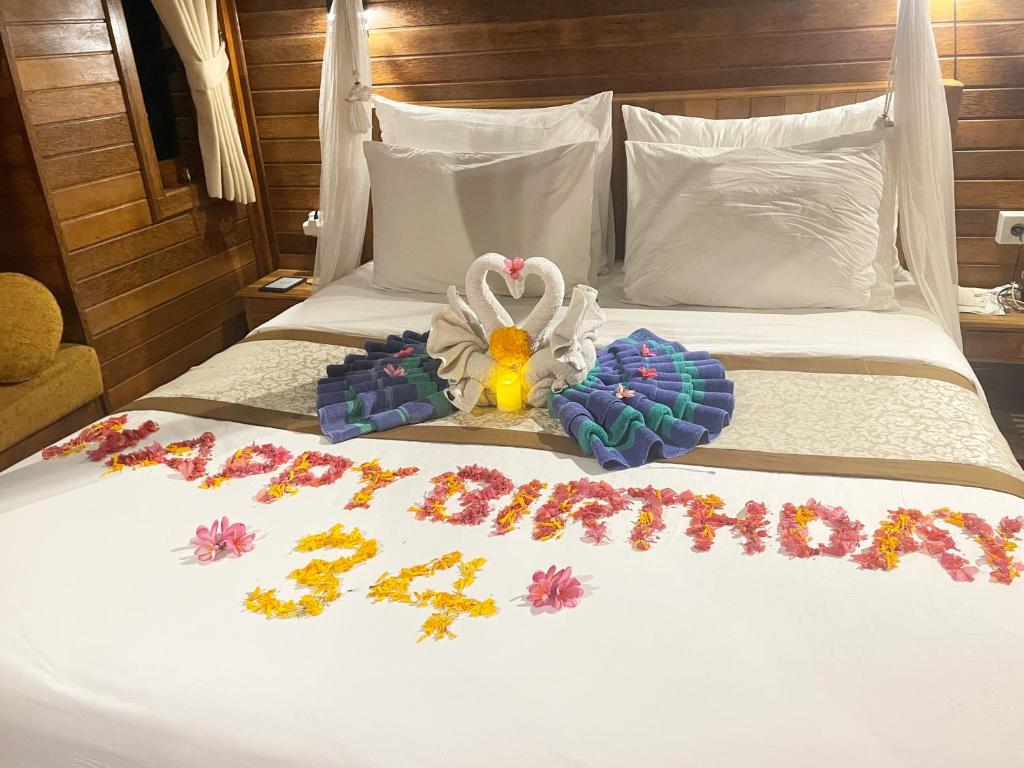 Gedong Nusa Huts - 12