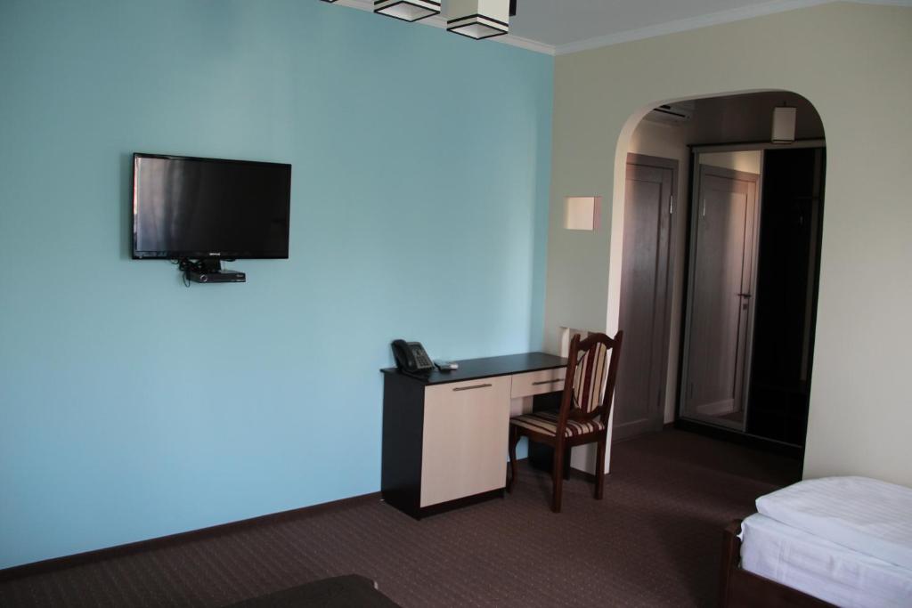 Mіnі Gotel Pozitiv - Superior Triple Room