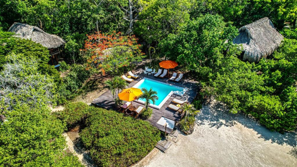 Бассейн в Hotel Playa Scondida Barú или поблизости