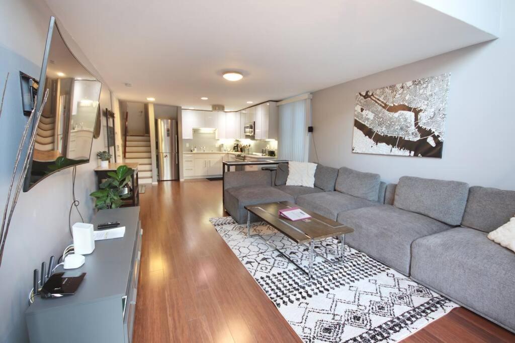 Kuchyň nebo kuchyňský kout v ubytování Relaxing Loft in Scenic San Diego