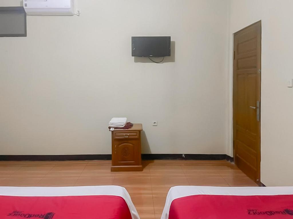 RedDoorz Syariah at Bumi Eyang Enin Homestay Tasikmalaya - Habitación Doble Estándar