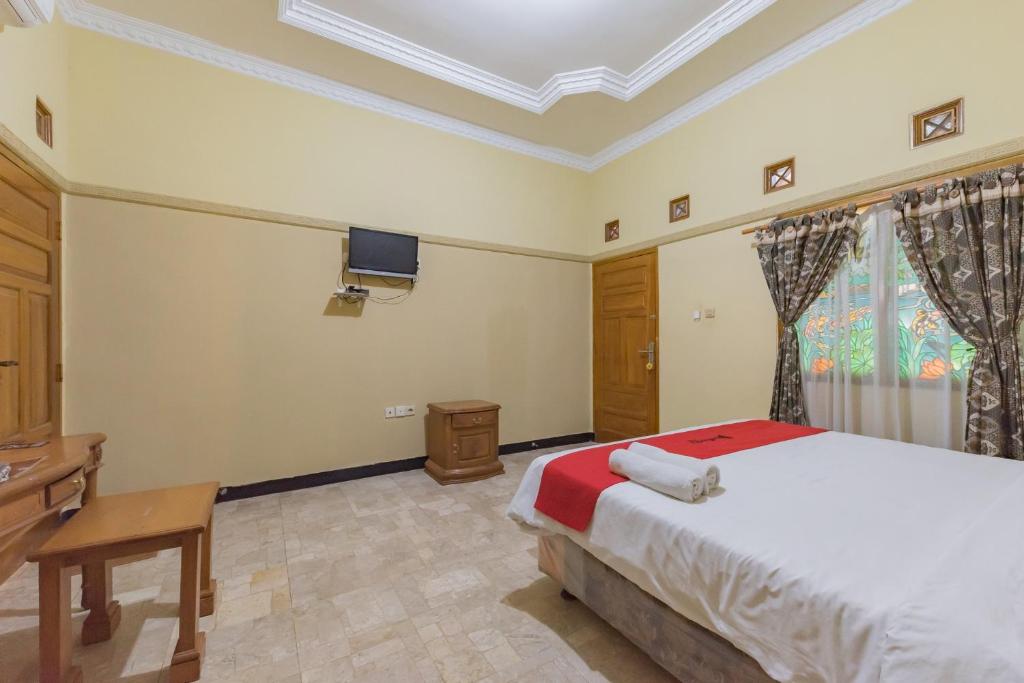 RedDoorz Syariah at Bumi Eyang Enin Homestay Tasikmalaya - Habitación Doble Estándar