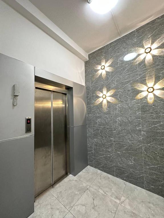 2-room studio-apartment on Chuykova 134a - One-Bedroom Apartment