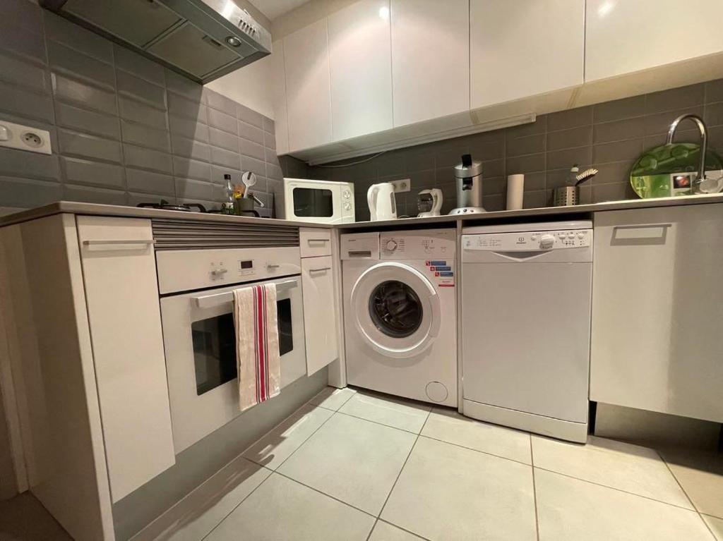 Fotografia z galérie ubytovania 4PA35 -EX -Appartement dans résidence avec piscine v destinácii Collioure