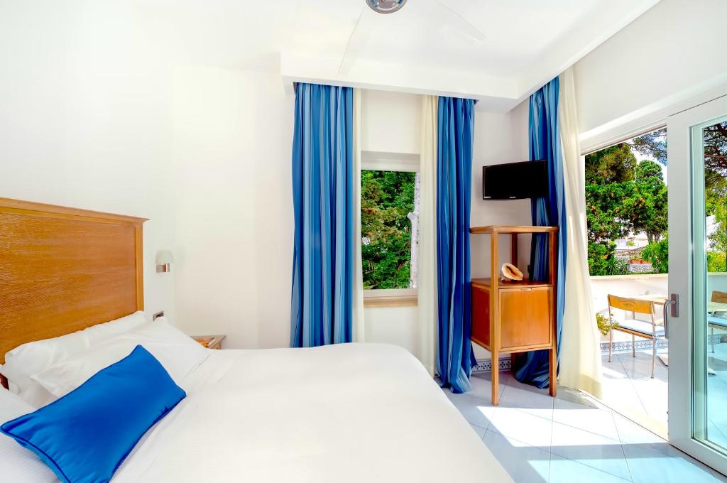 Hotel La Floridiana - Komfort Zimmer Mit Terrasse Mit Dorfblick