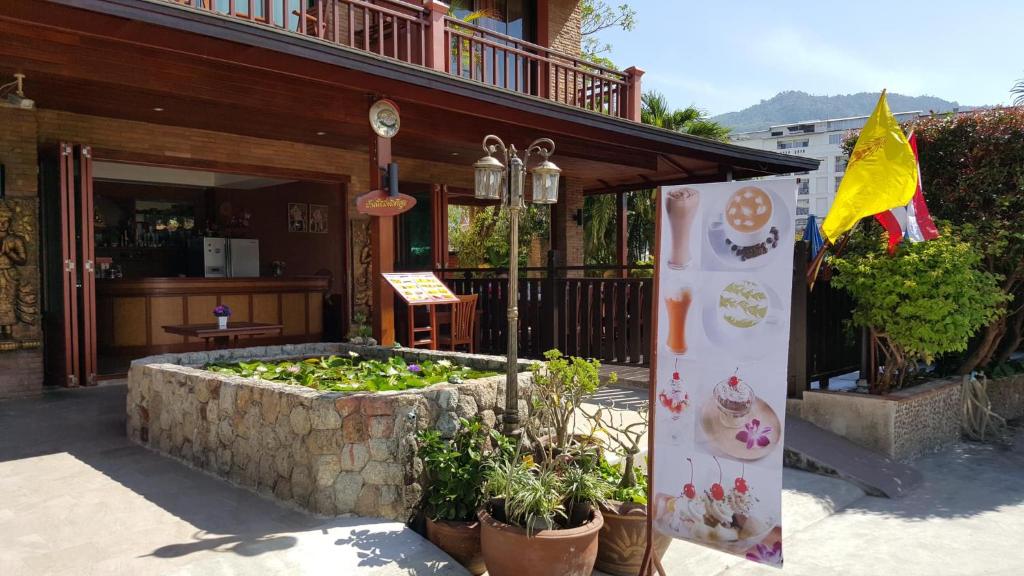 Nespecifikovaný výhled na hory nebo výhled na hory při pohledu z hotelu