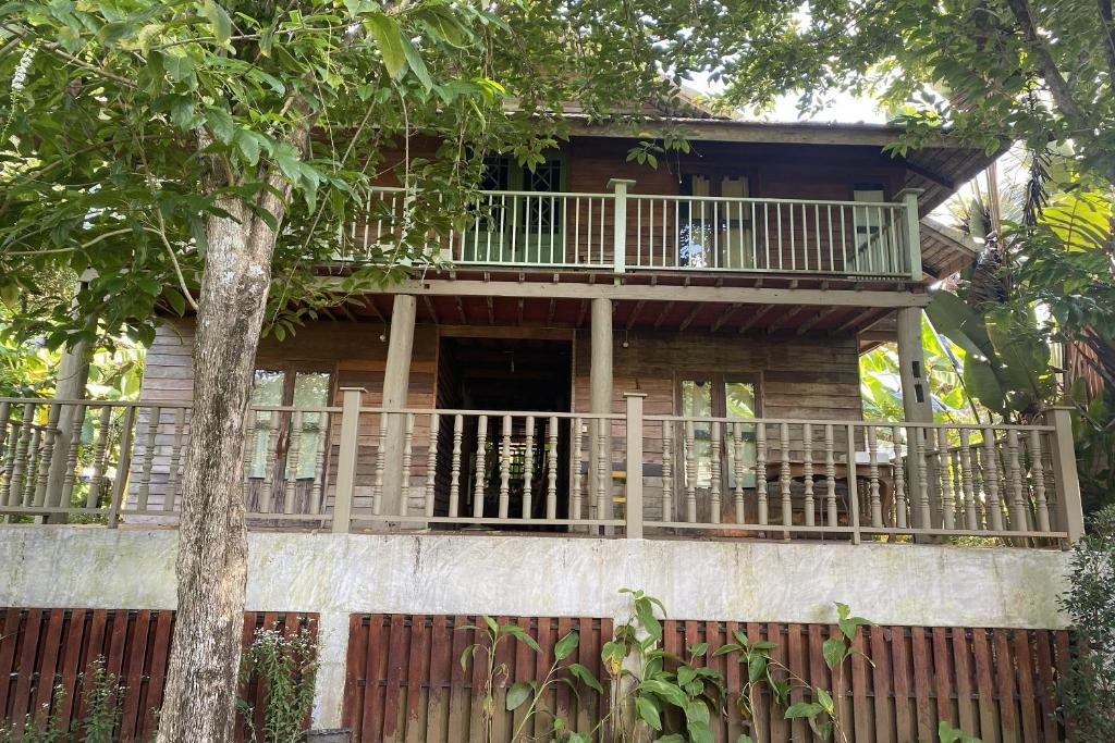 Lhongkhao Samoeng By Chivilla - Standard Double Room With Fan