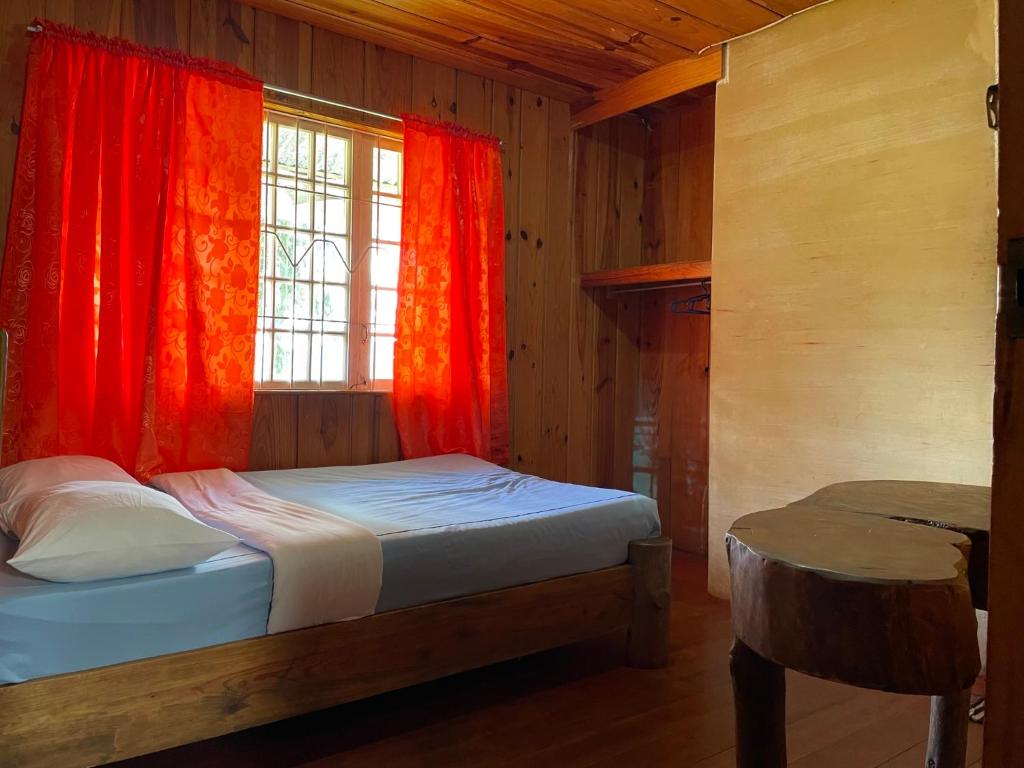 Postel nebo postele na pokoji v ubytování Saint Joseph Inn