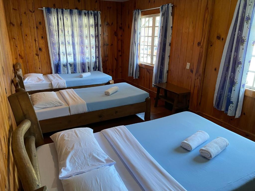 Postel nebo postele na pokoji v ubytování Saint Joseph Inn