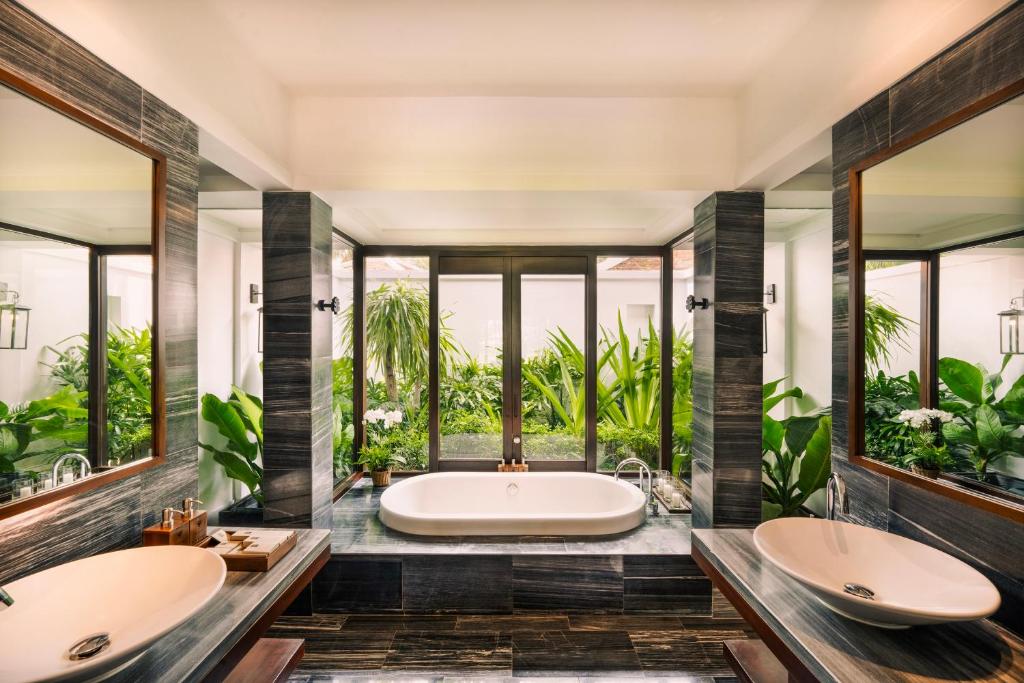 Biệt thự có hồ bơi nhìn ra đại dương