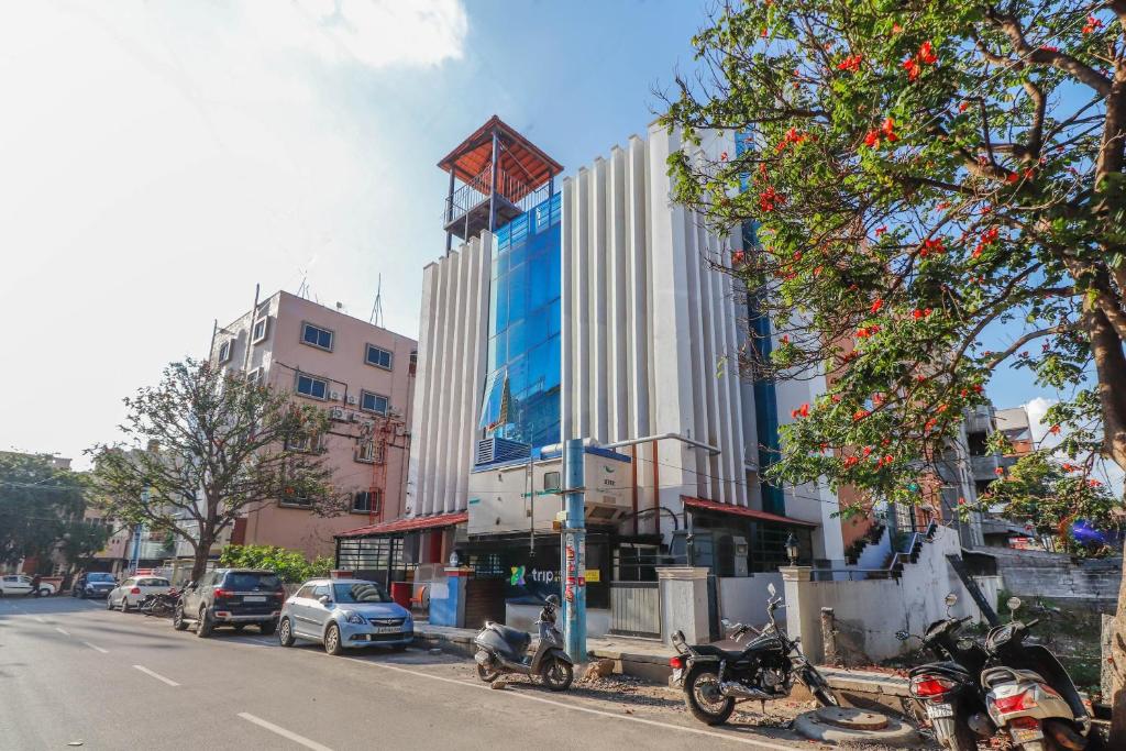 Imagine din galeria proprietății Collection O Emara Grand Hotel în Bangalore