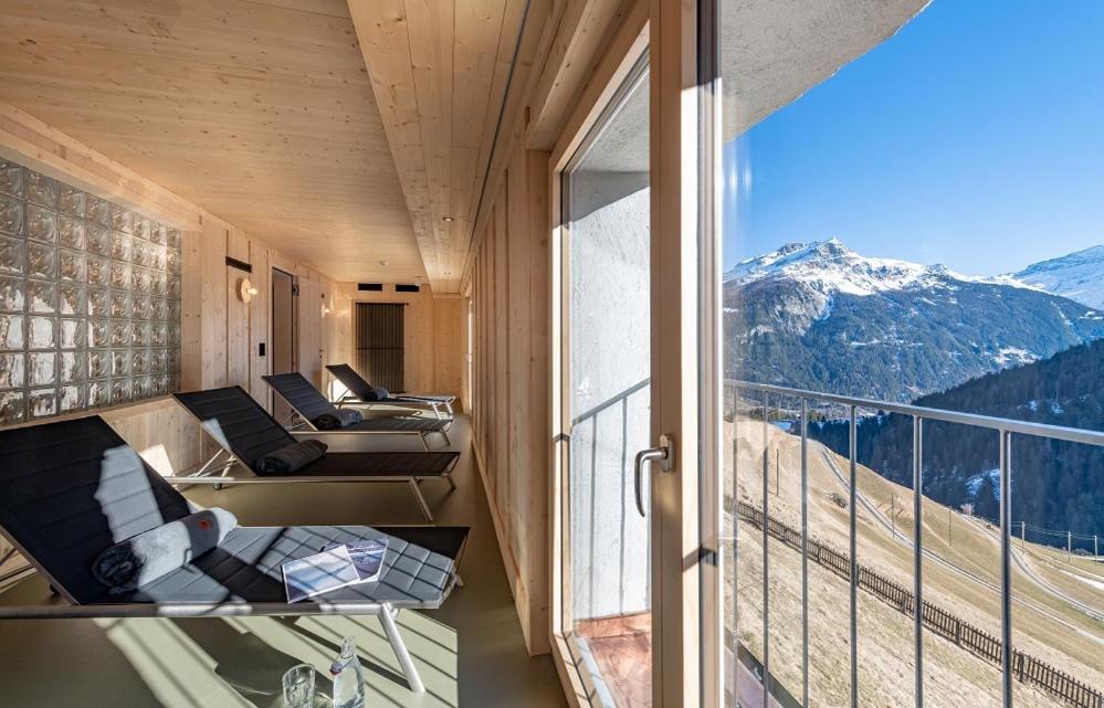Nespecifikovaný výhled na hory nebo výhled na hory při pohledu z hotelu