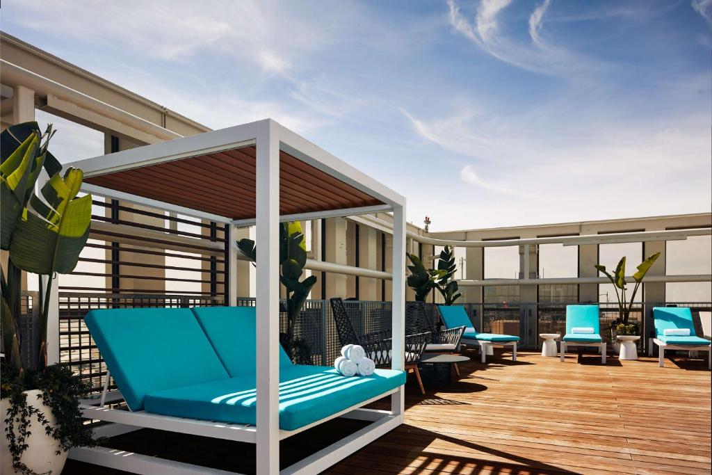 Hyatt Place LAX/Century BLVDにあるバルコニーまたはテラス