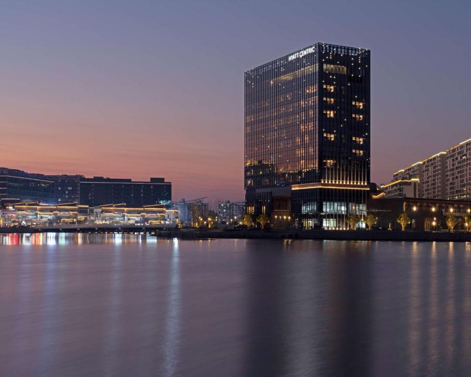 Hyatt Centric Lakeside Ningbo - отзывы и видео