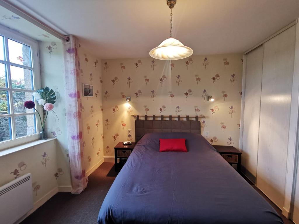Posteľ alebo postele v izbe v ubytovaní Holiday Home La maison bleue by Interhome