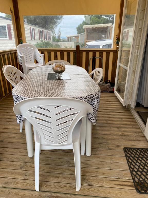 Balkón nebo terasa v ubytování Mobil Home Luxe 3 chambres climatisé Canet en Roussillon
