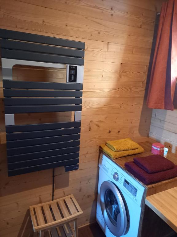 Kuchyň nebo kuchyňský kout v ubytování Eco-Logis des Cabris