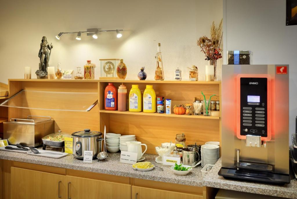 Hotel Golden City Garni - Resim 12