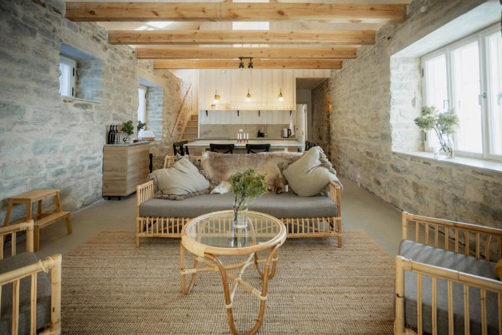 Posezení v ubytování Pilguse Residency