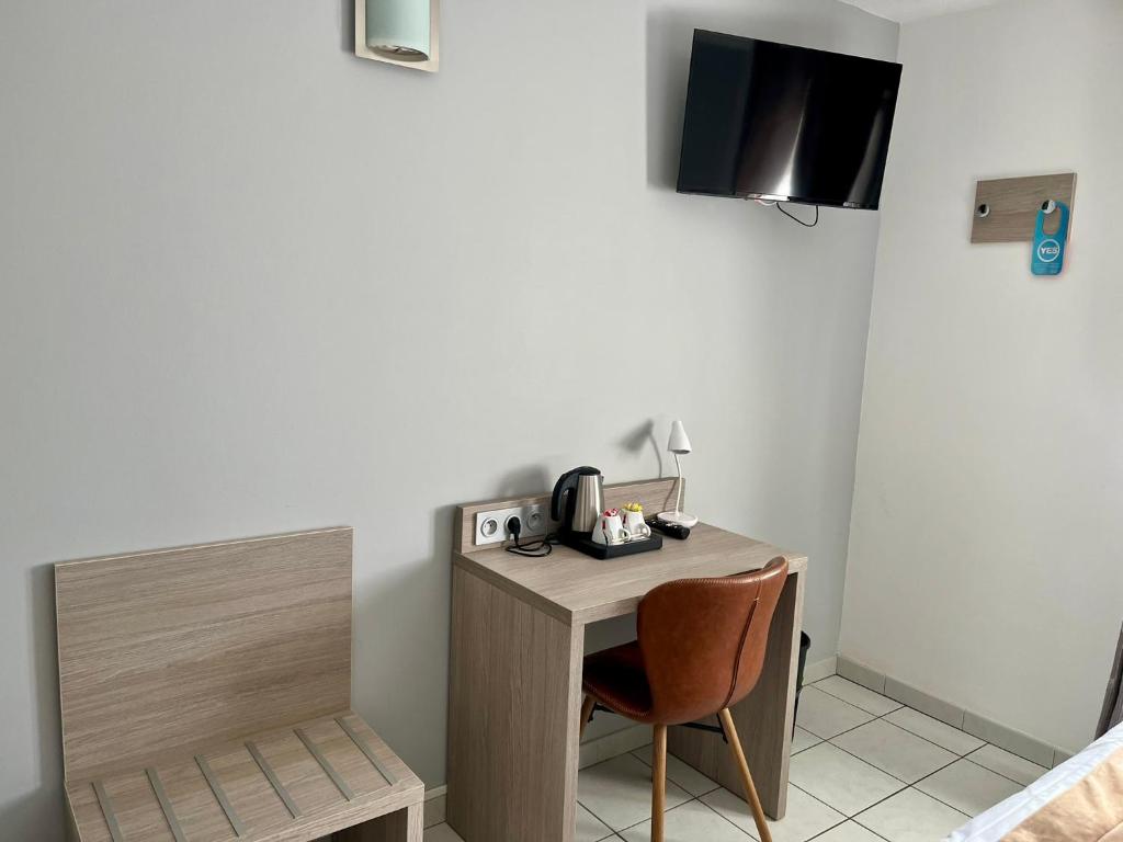 Hôtel Les Arcades - 19