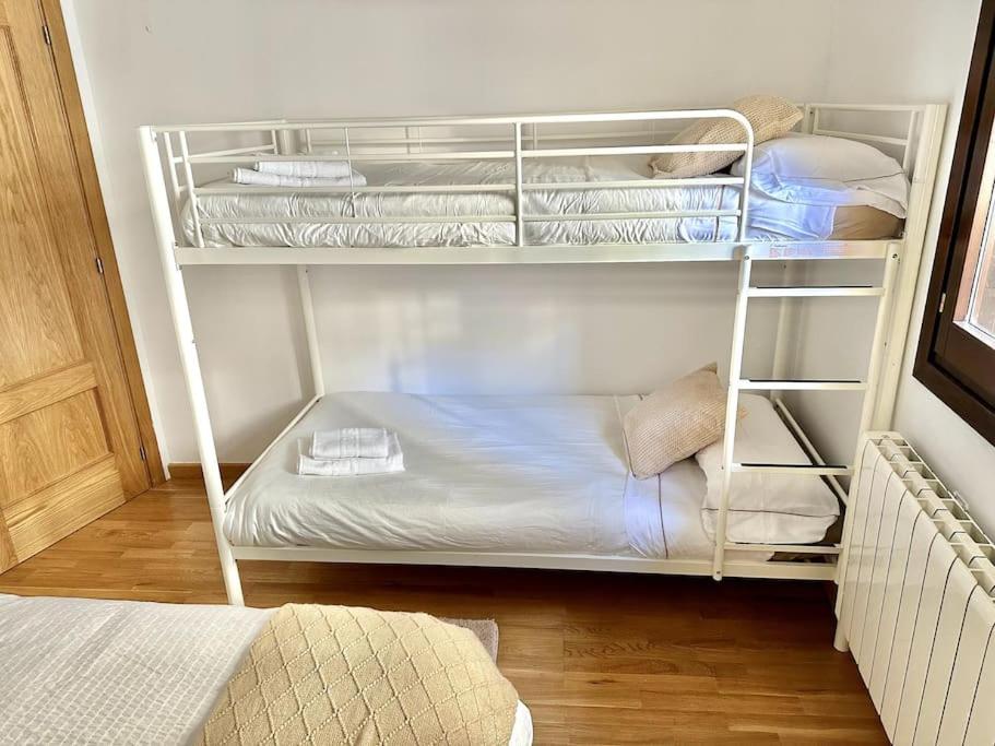 Postel nebo postele na pokoji v ubytování Dúplex en Sallent de Gállego