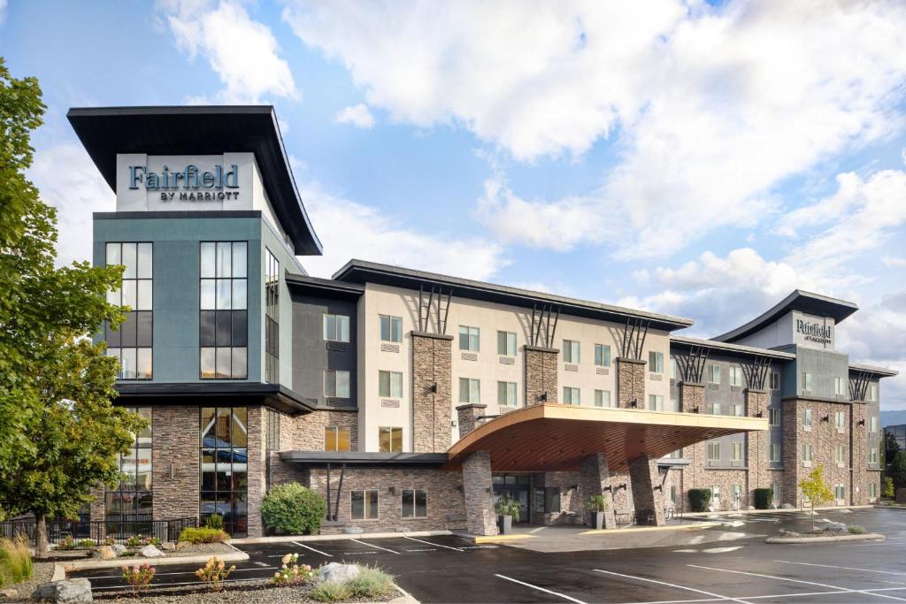 a rendering of a hotel with a parking lot at Fairfield Inn & Suites by Marriott West Kelowna in West Kelowna