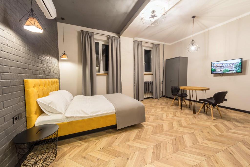 Central Apartments Maidan Area - Deluxe Double Studio - Mykhailivska Str. 24V