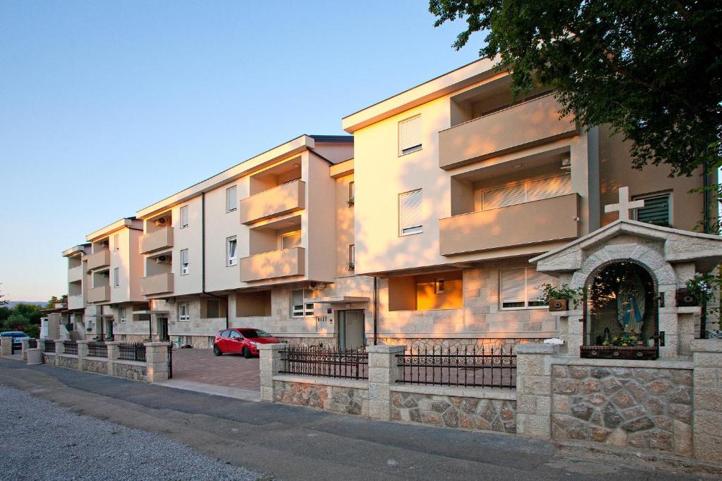 Budova, v ktorej sa apartmán nachádza