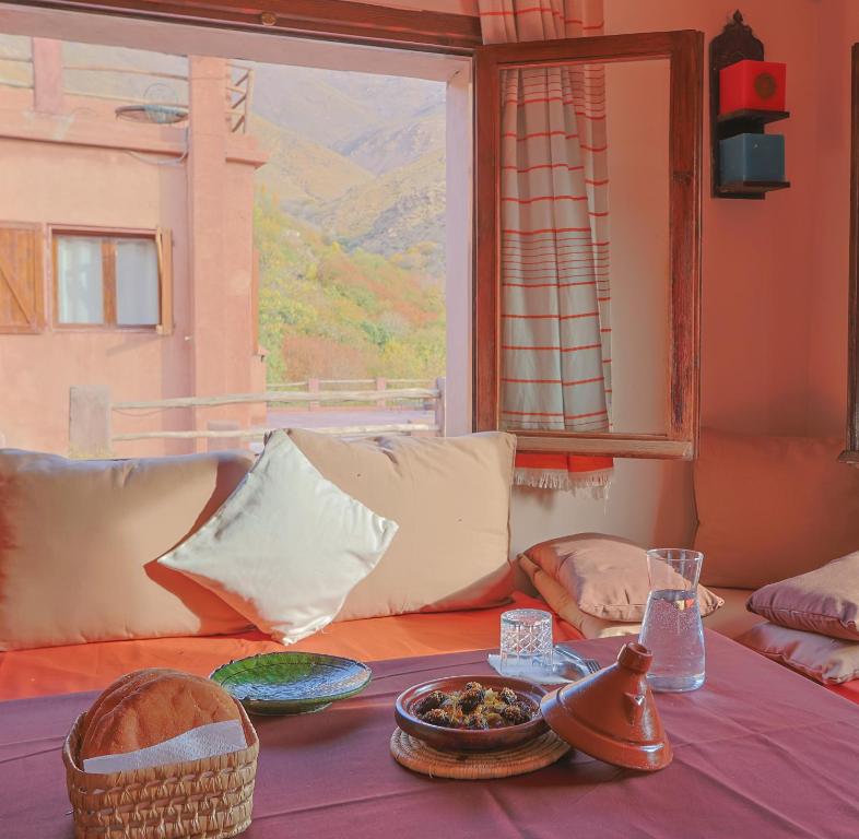 Posezení v ubytování Aux lumières du toubkal Light of Toubkal