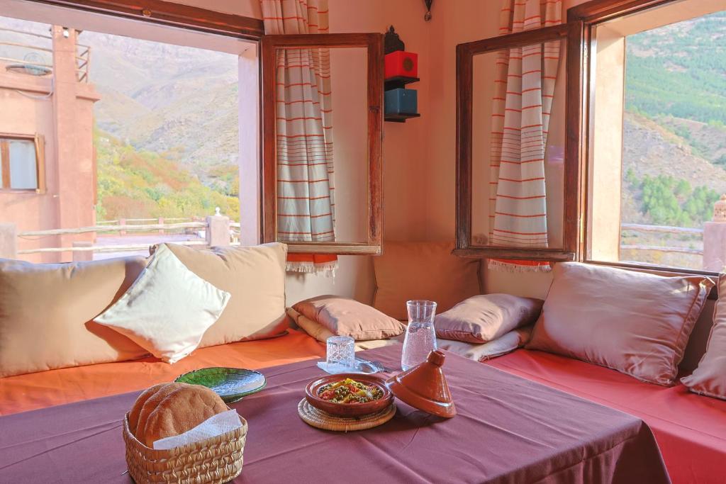 Posezení v ubytování Aux lumières du toubkal Light of Toubkal