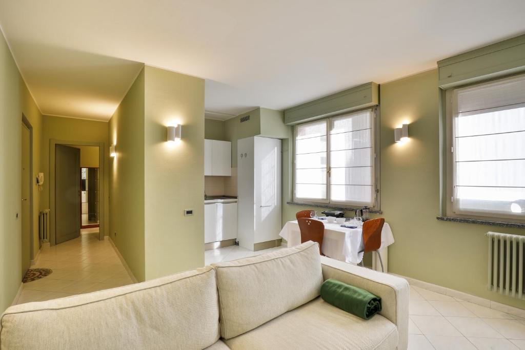 A kitchen or kitchenette at Comosole