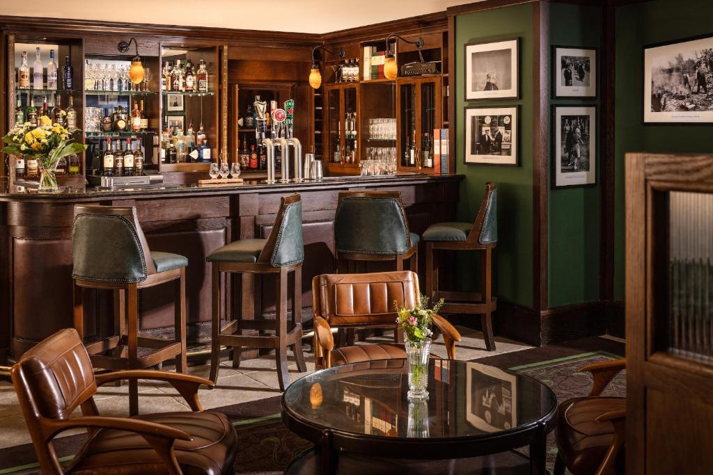 Lounge nebo bar v ubytování Lough Eske Castle
