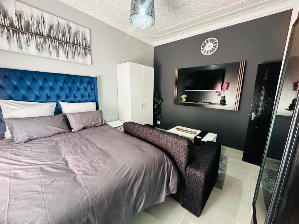 6 the Curve Unit 17, Johannesburg (updated prices 2024)