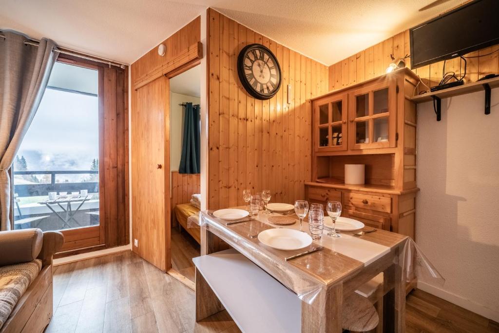 TV a/nebo společenská místnost v ubytování Appartement Morillon 4pers