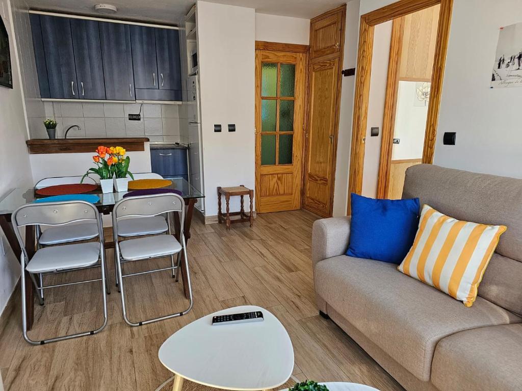A kitchen or kitchenette at IMEDA Penibetico Sierra Nevada