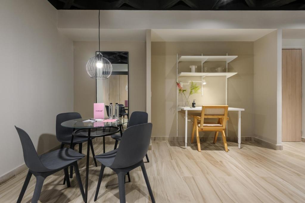 Darwin 74 by Wynwood House - Two-Bedroom Apartment With City View