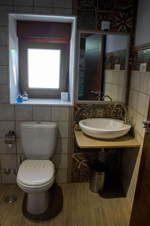 Łazienka w obiekcie Casa das Fiadeiras de Nemiña con Jacuzzi